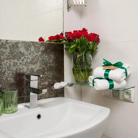 Lejlighed Belapart 2-bedroom Downtown Apartament, 1 Km To Station, Metro With Air-conditioning Warszawa