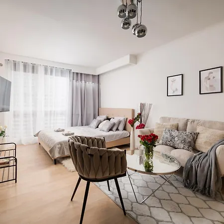 Apartment Belapart 2-Bedroom Downtown Apartament, 1 Km To Central Station, Metro, Netflix, Air-Conditioning