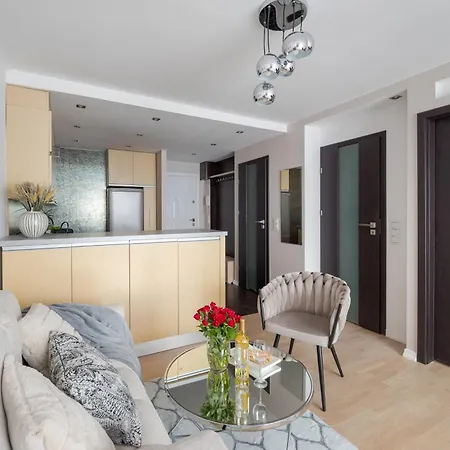 Apartment Belapart 2-Bedroom Downtown Apartament, 1 Km To Central Station, Metro, Netflix, Air-Conditioning Warsaw
