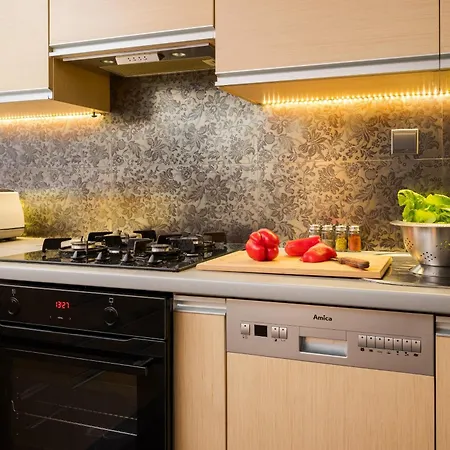 Belapart 2-bedroom Downtown Apartament, 1 Km To Station, Metro With Air-conditioning Appartamento