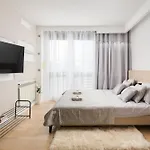 Belapart 2-bedroom Downtown Apartament, 1 Km To Station, Metro With Air-conditioning 华沙