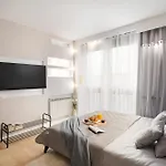 Belapart 2-bedroom Downtown Apartament, 1 Km To Station, Metro With Air-conditioning